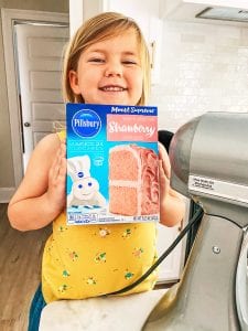 Baking a strawberry lemonade cake with kids