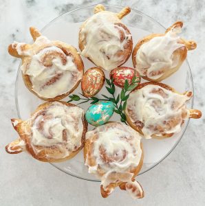 easy cinnamon roll bunnies for easter