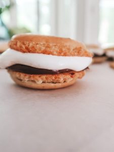 simple s'mores macaron