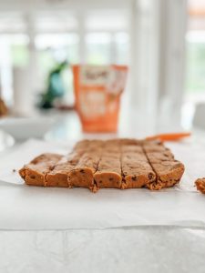 easy and simple chocolate chip almond protein bars