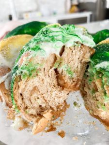 an easy homemade cinnamon king cake recipe