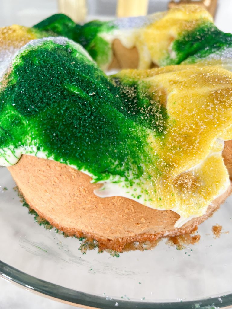 homemade king cake recipe with a cinnamon filling