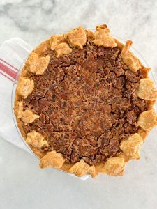 a simple homemade pecan pie
