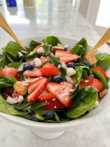 perfect simple berry salad for the summer